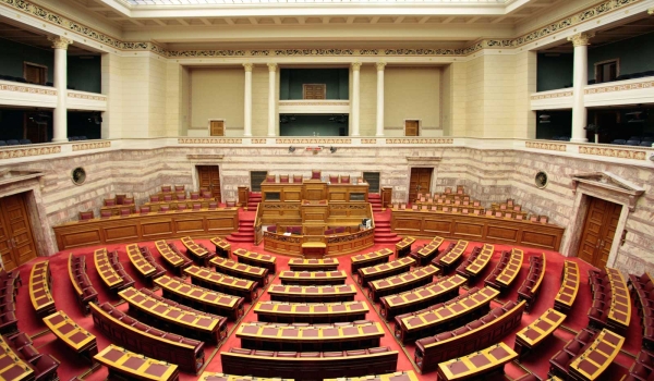 Κοινοβουλευτικός έλεγχος για τα στρατόπεδα Ακτίου και Μεσολογγίου.